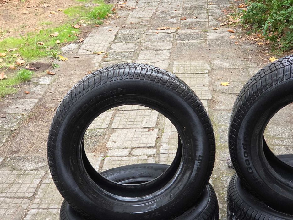 235/60R16 Goodric