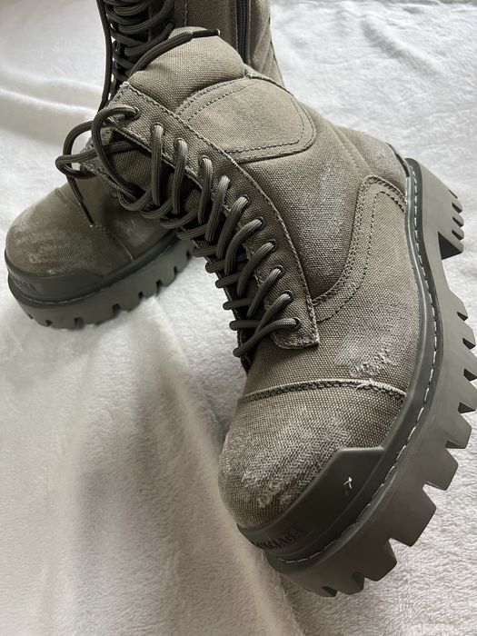 Balenciaga strike boots noi 42