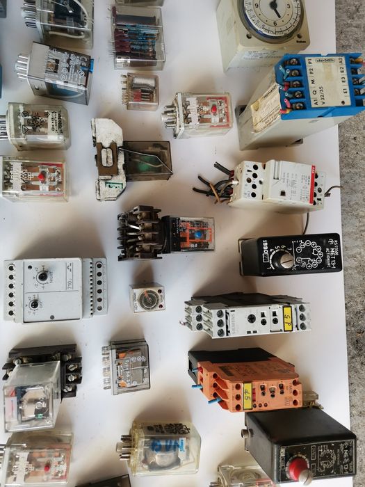 Contactori și relee de diferite modele