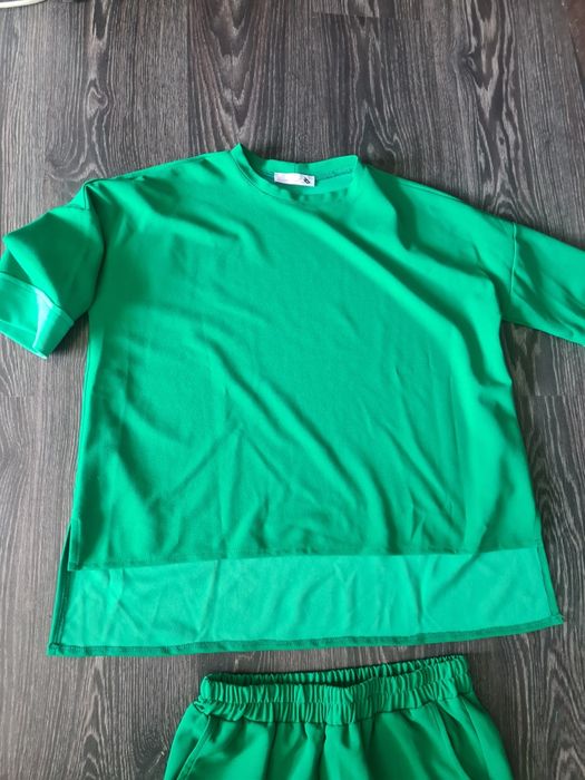 Compleu dama mar 40/42 ca nou la 80 lei Timișoara