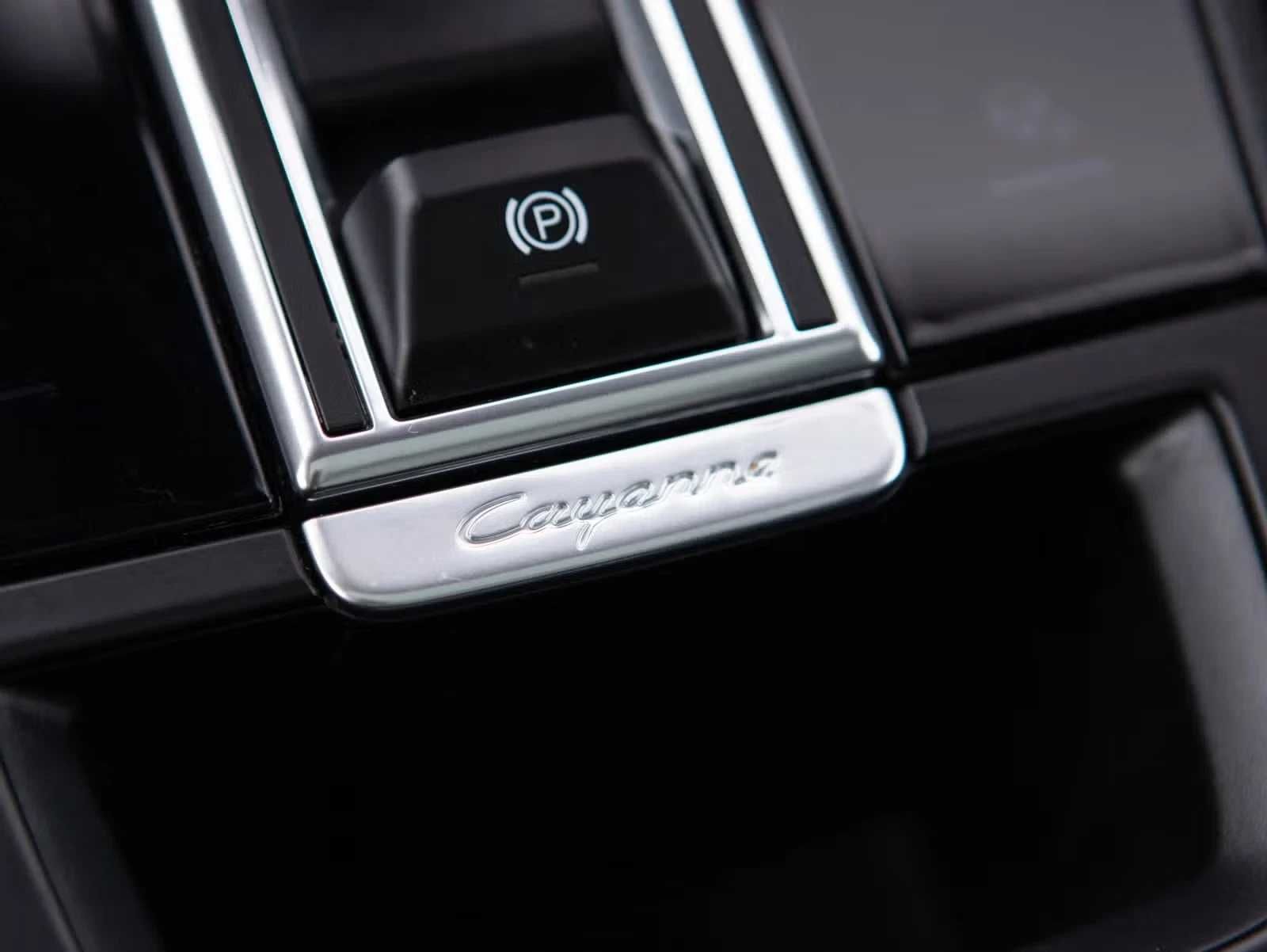 Porsche Cayenne E-Hybrid* Sport Chrono* 21 RS SPYDER* LED-MATRIX