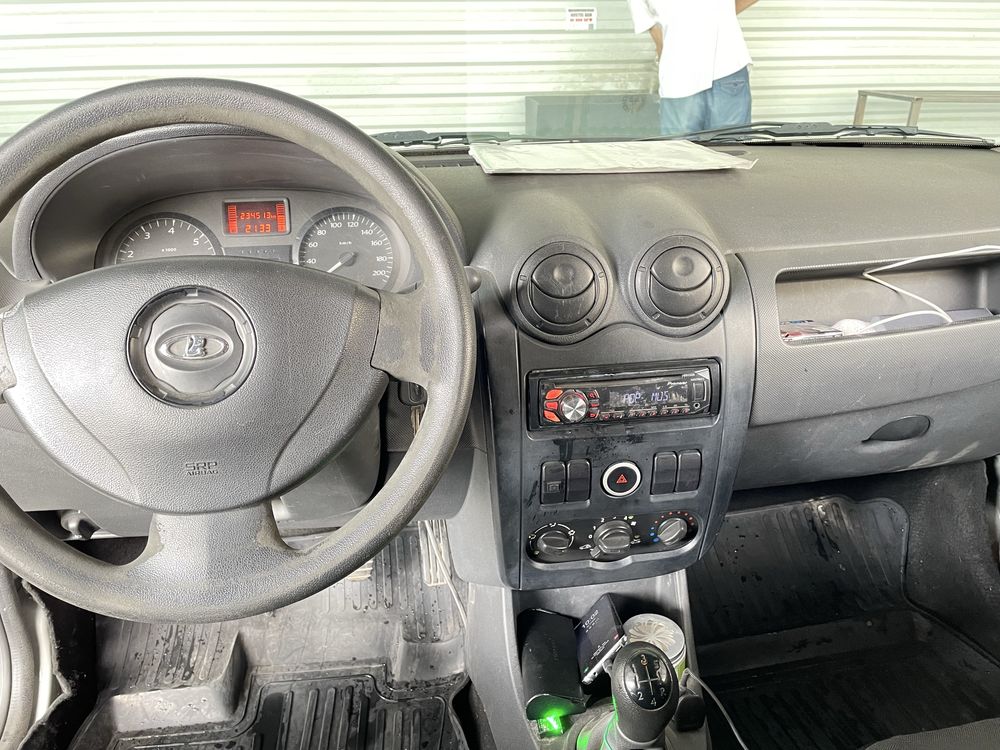 Lada largus 2014