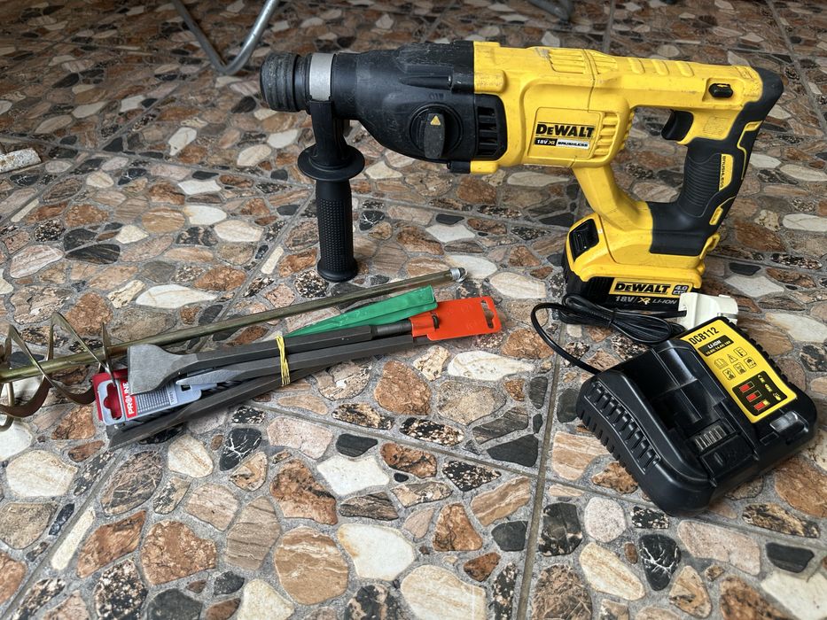 Ciocan Roto-percutor DeWALT XR 18V Brushless, + o baterie 4.0 AH