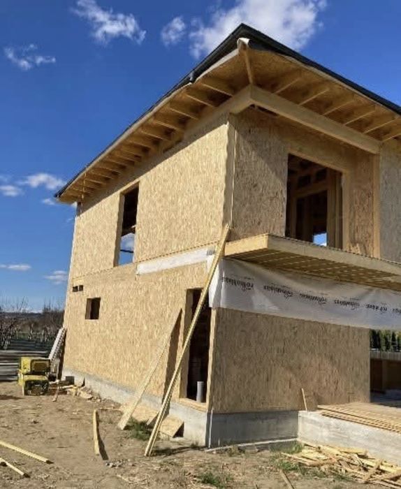 Vand cabane de locuit sau de vacanta