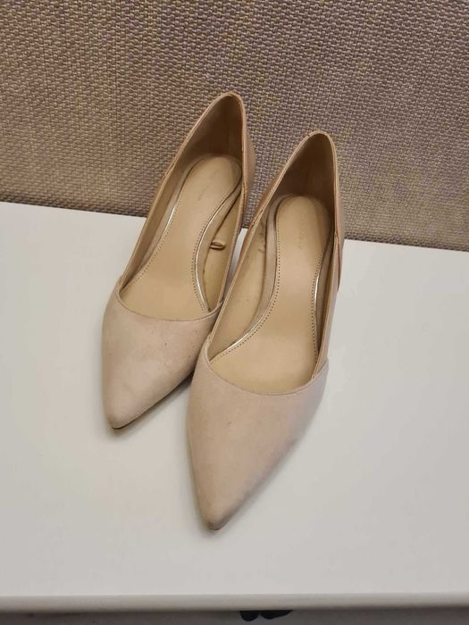 Елегантни обувки Zara.
