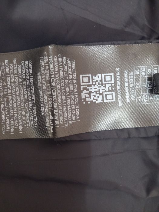 НОВО оригинално дамско яке GUESS