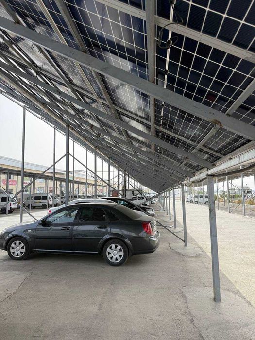 Quyosh panellarini o'rnatish. Установка солнечных панелей.