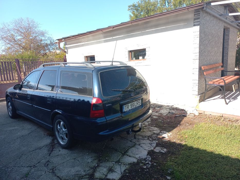 Vând Opel vectra B