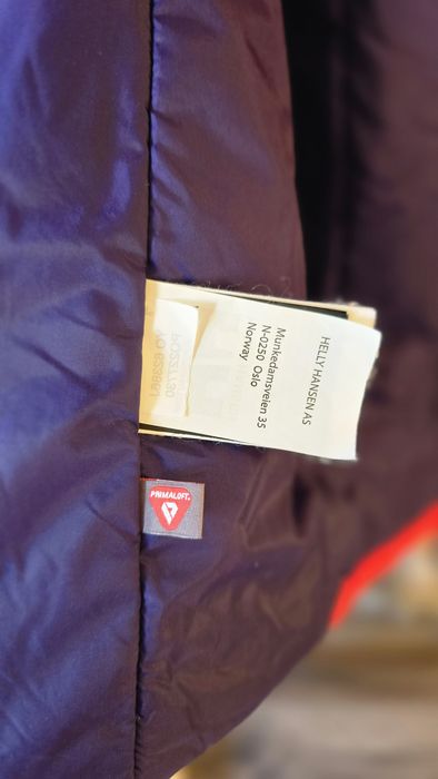 Geaca HH, de toamna-iarna,in stare buna.