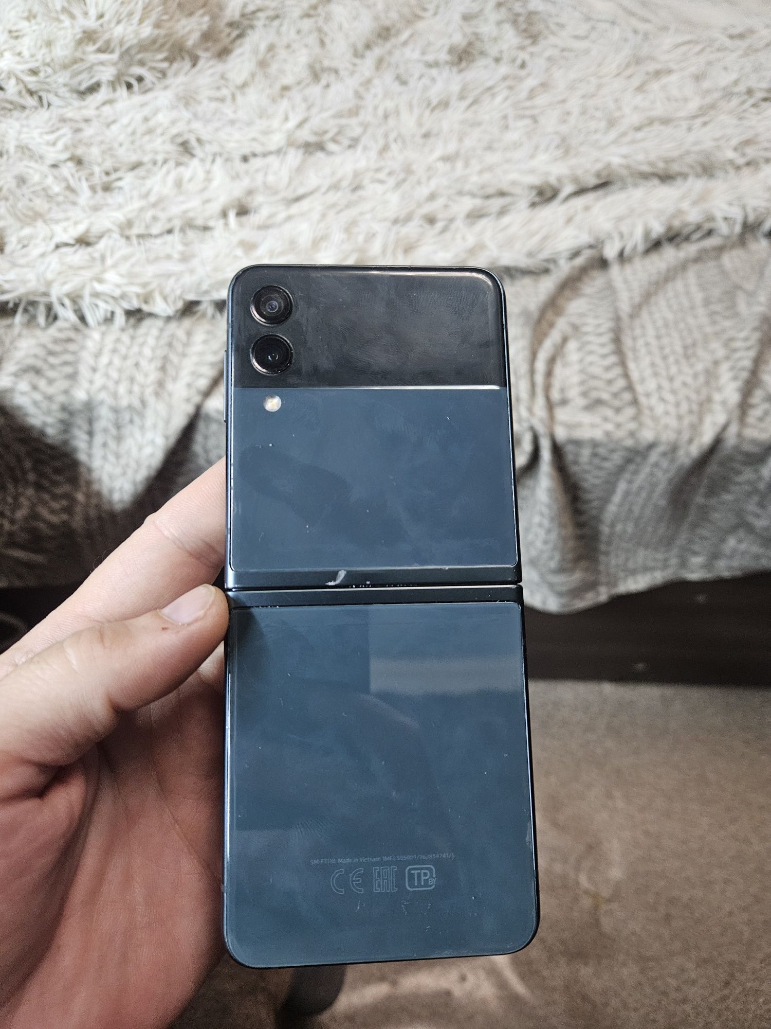 Продам самсунг z flip 3