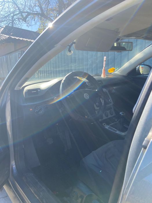 Vând Volkswagen Passat b6 2.0 tdi