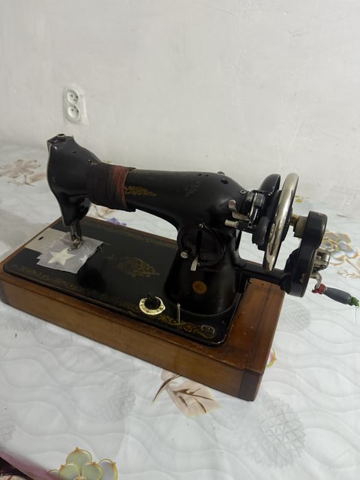 Продам швейные машинка