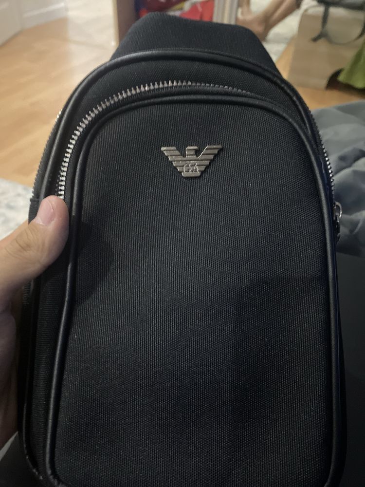 Продам барсетку Armani