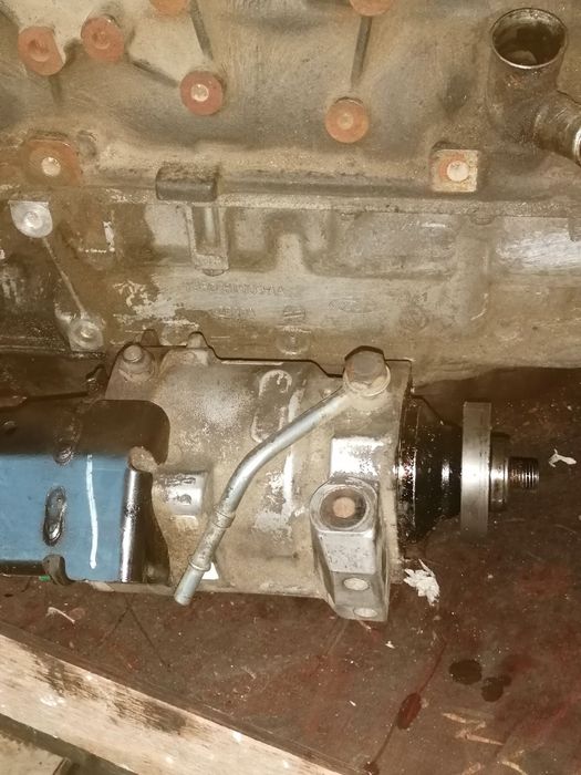 Vînd pompă injecție focus 1 diesel 2001 , și motor 115cp.