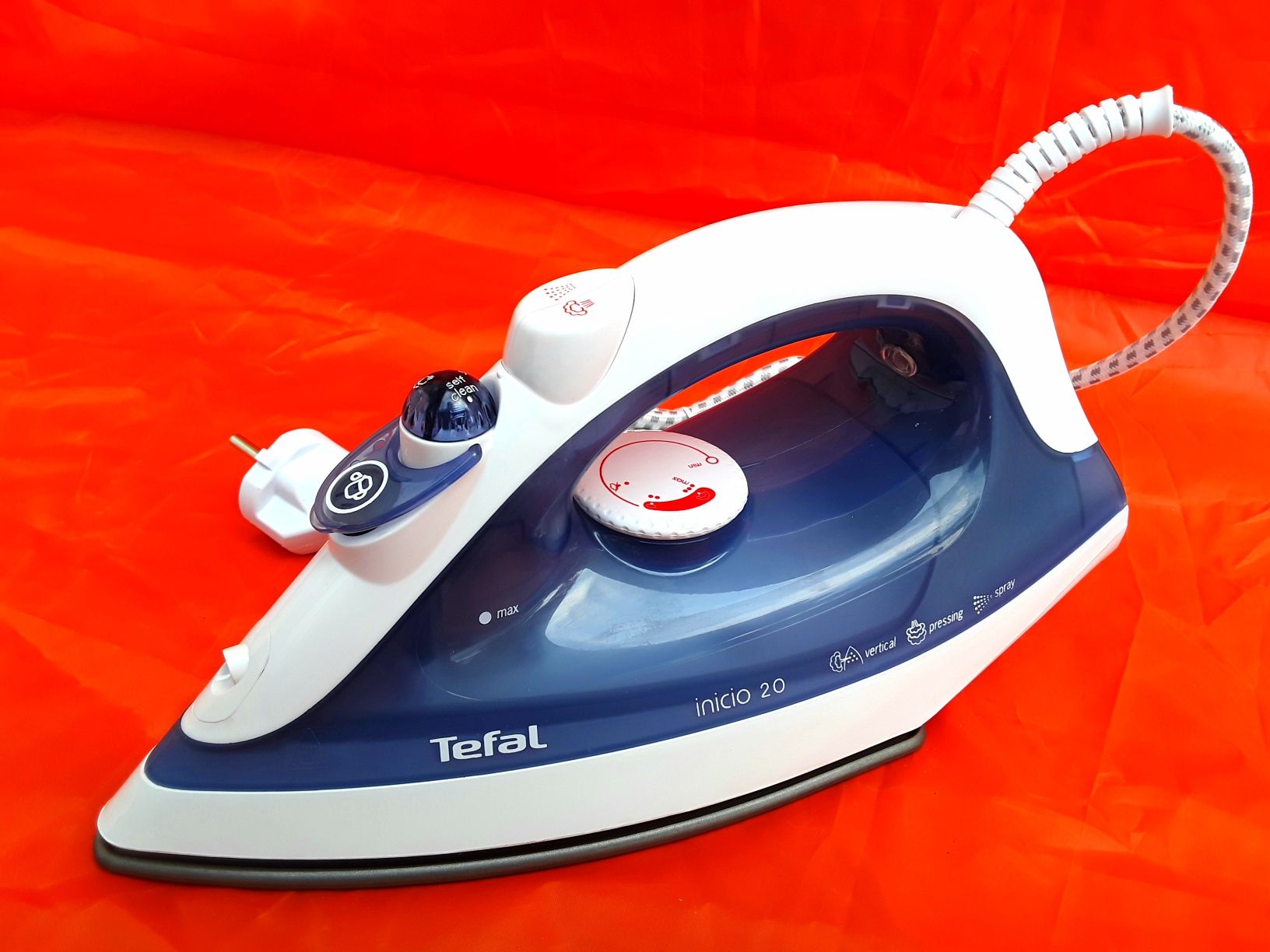 Fier CALCAT TEFAL 1800 W Talpă TEFLON Calcare Verticală - NOU - 95 Lei