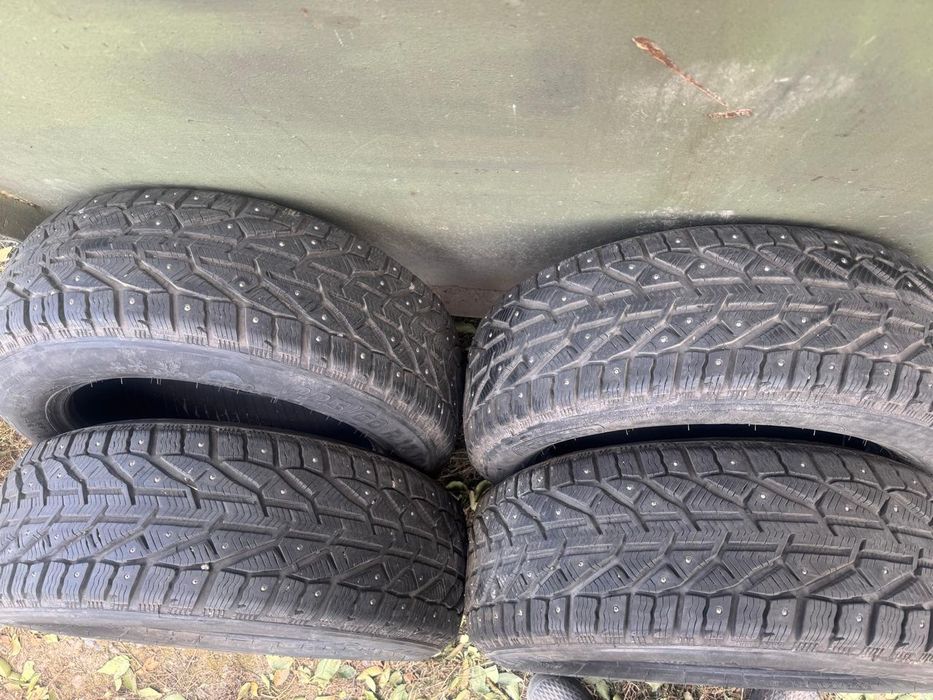 Продам зимние шины 225/60 R17