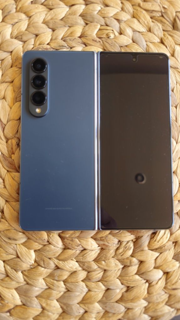 Samsung Z Fold 4