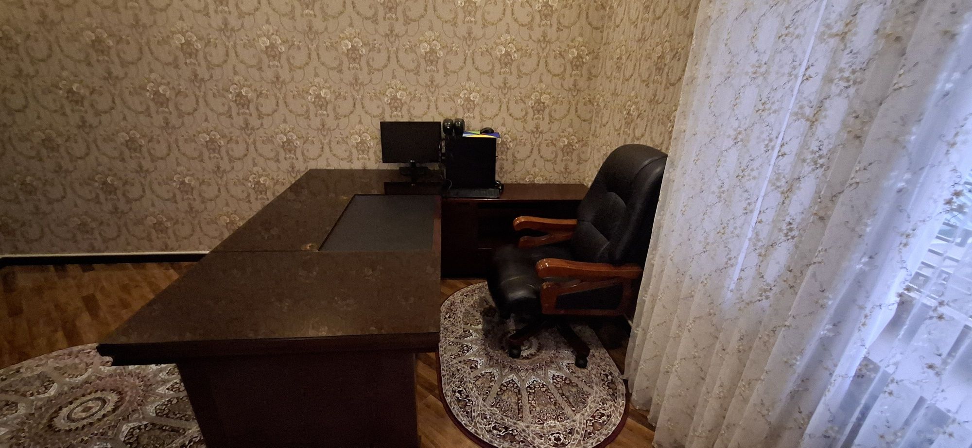 Стол руководителя без кресло