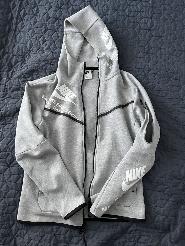 Nike tech fleece gri