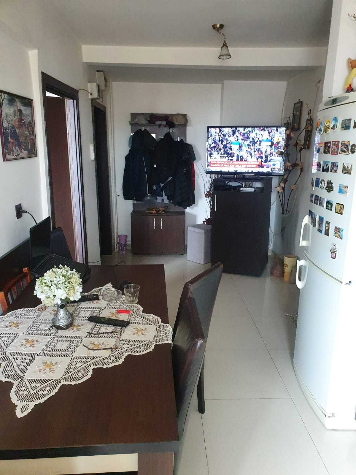 Vând apartament cu 3 camere în Călimănești