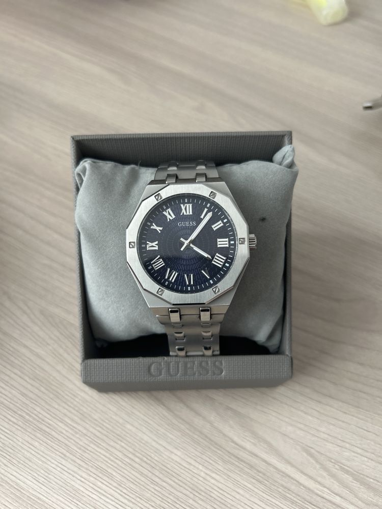 Продается часы Guess оригинал