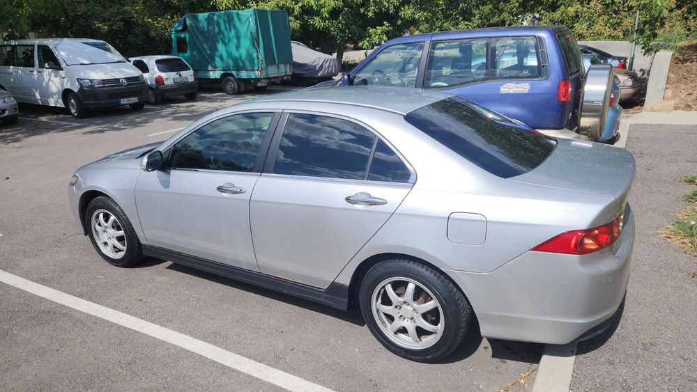 Продавам Хонда Акорд