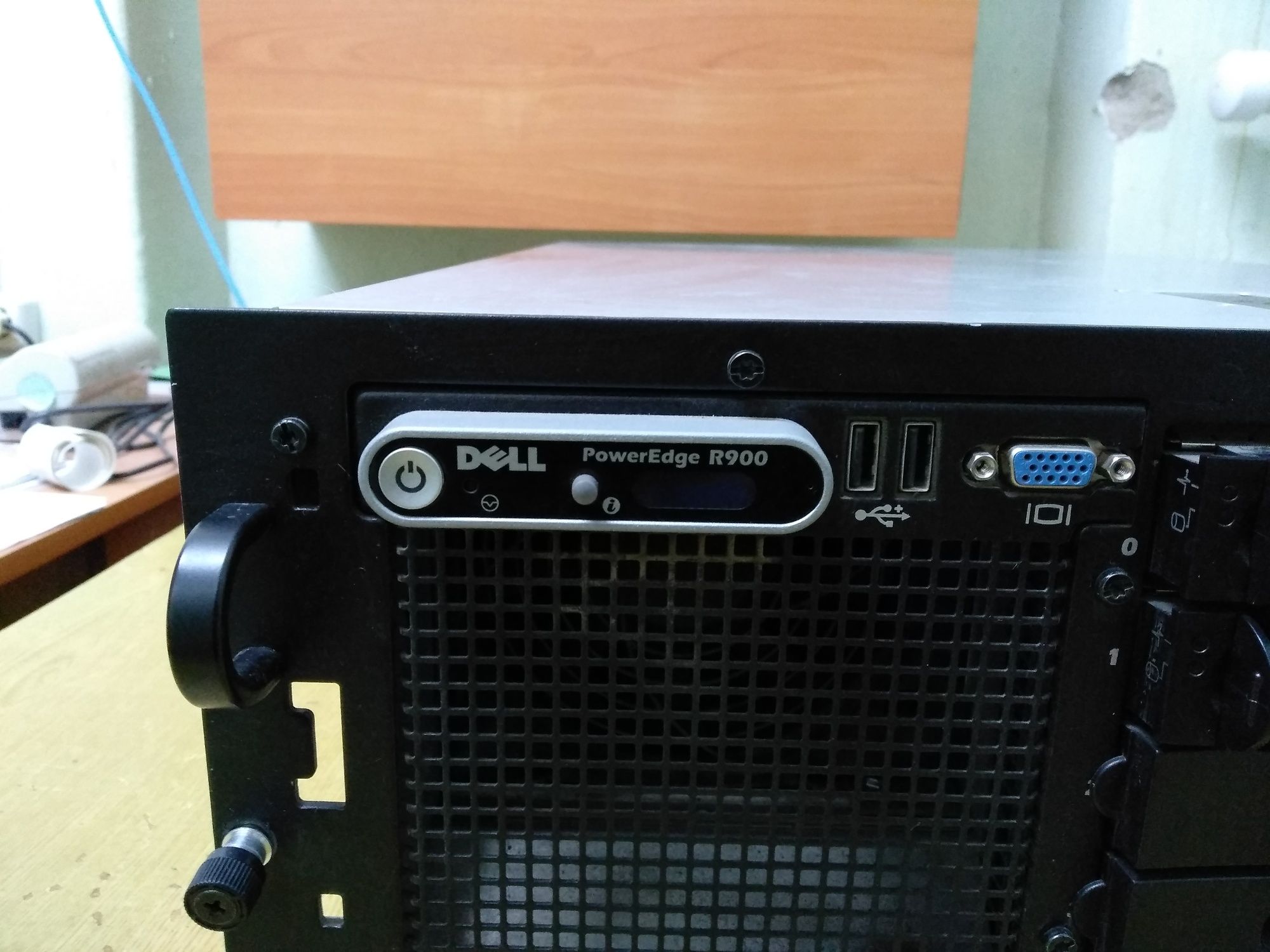 Сервер DELL PowerEdge R900