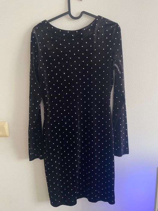 кадифена вечерна рокля с камъни