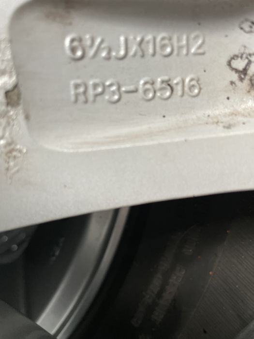 Джанти с Гуми 5х114.3R16/ET50