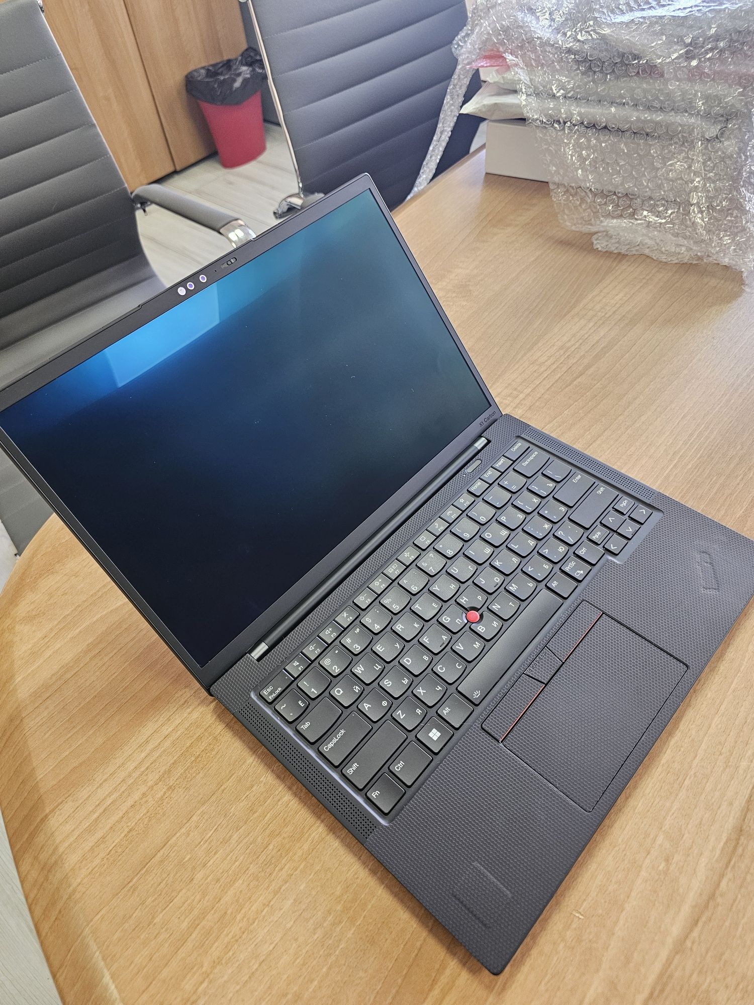 Ультрабук ThinkPad X1 Carbon Gen 11 i7-1365U 32/512GB OLED 2K 5G Sim