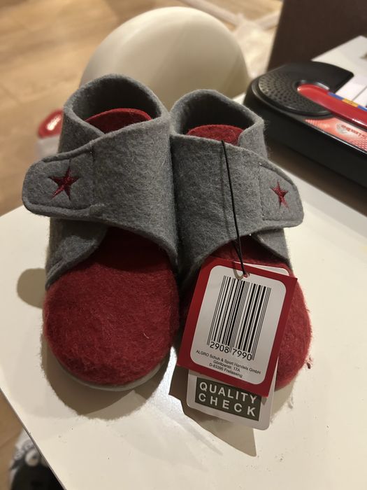 Нови Вълнени пантофки 23 номер