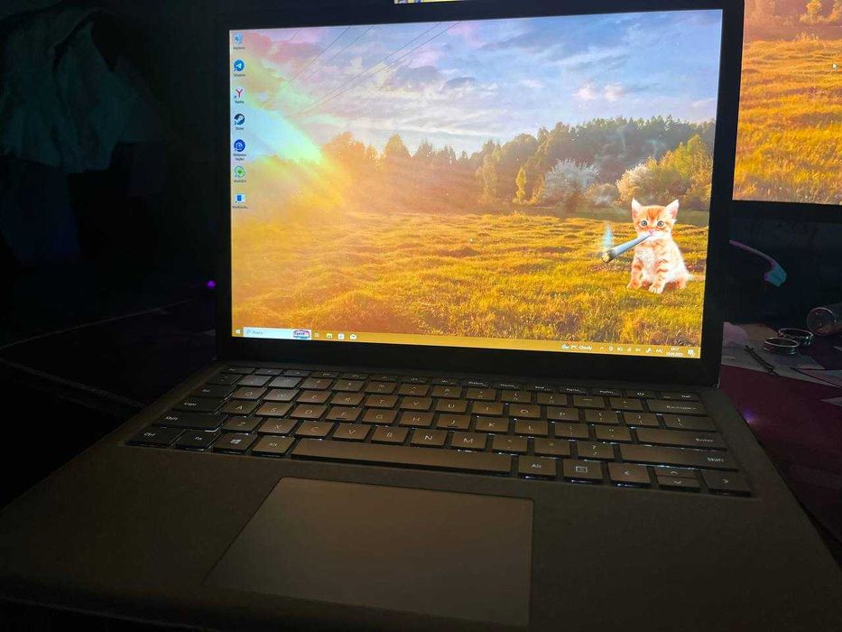 Microsoft Surface Laptop 2 – i7 / 16GB / 512GB SSD