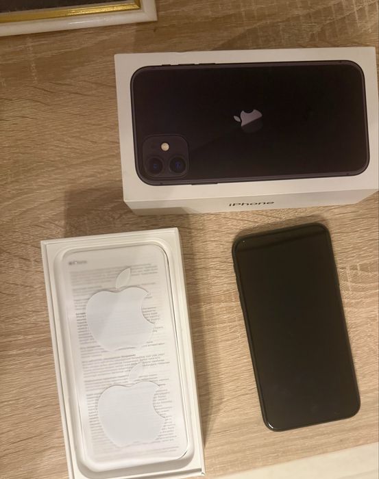 iPhone 11 Black, 64 GB, in stare foarte buna + cutie