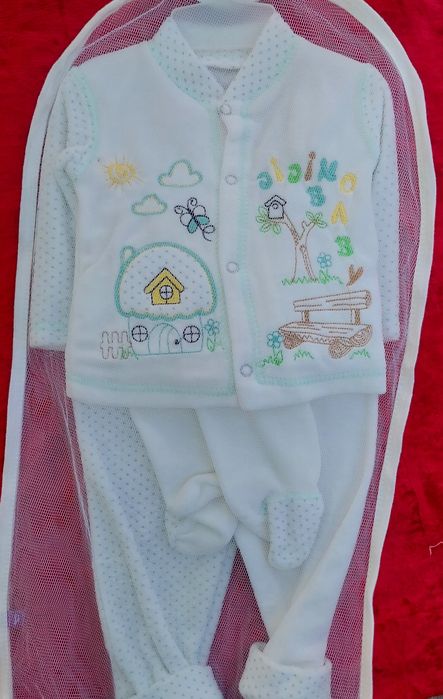 Chaqaloqlar uchun komplekt