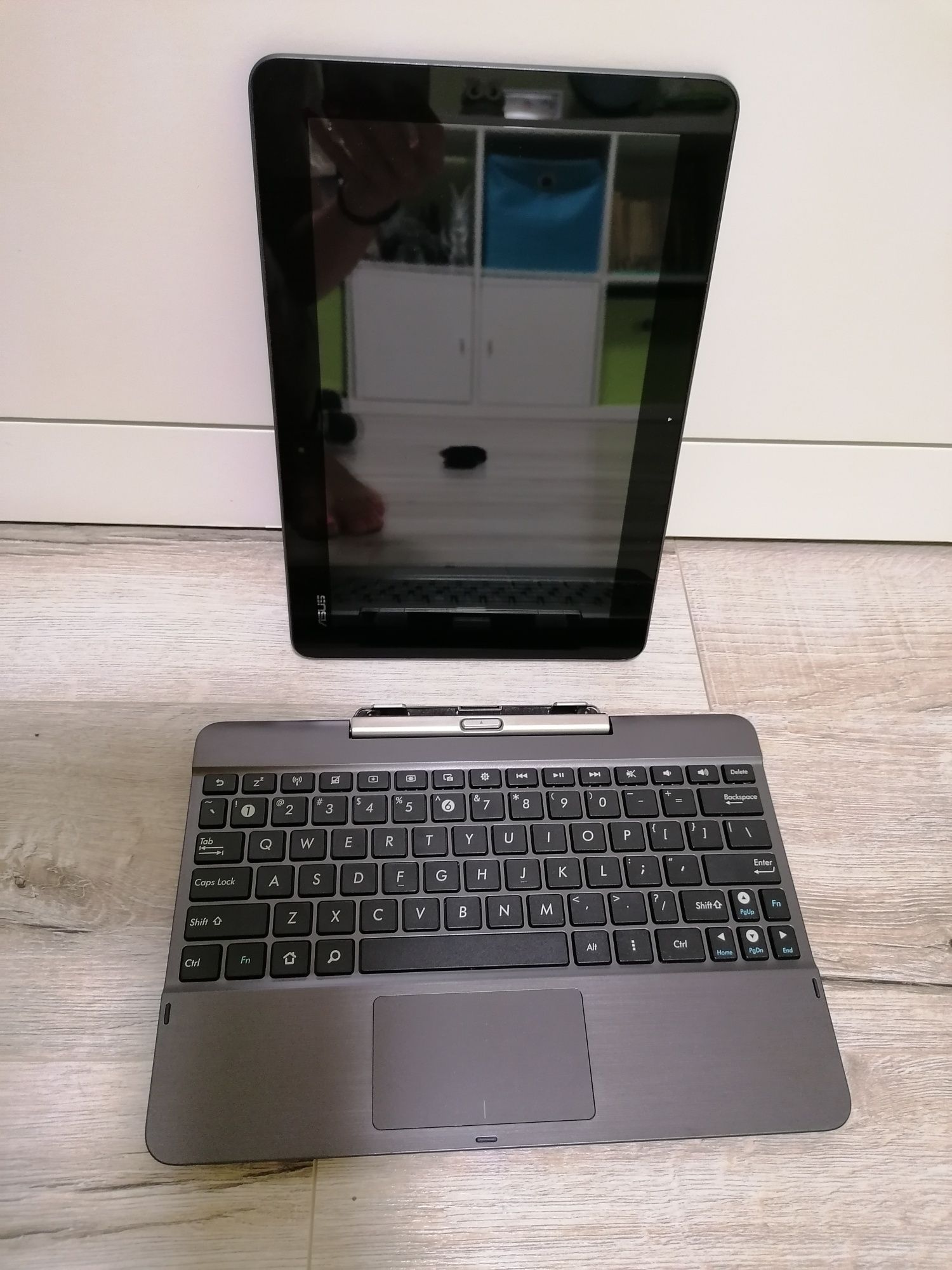 Таблет  Asus Transformer book