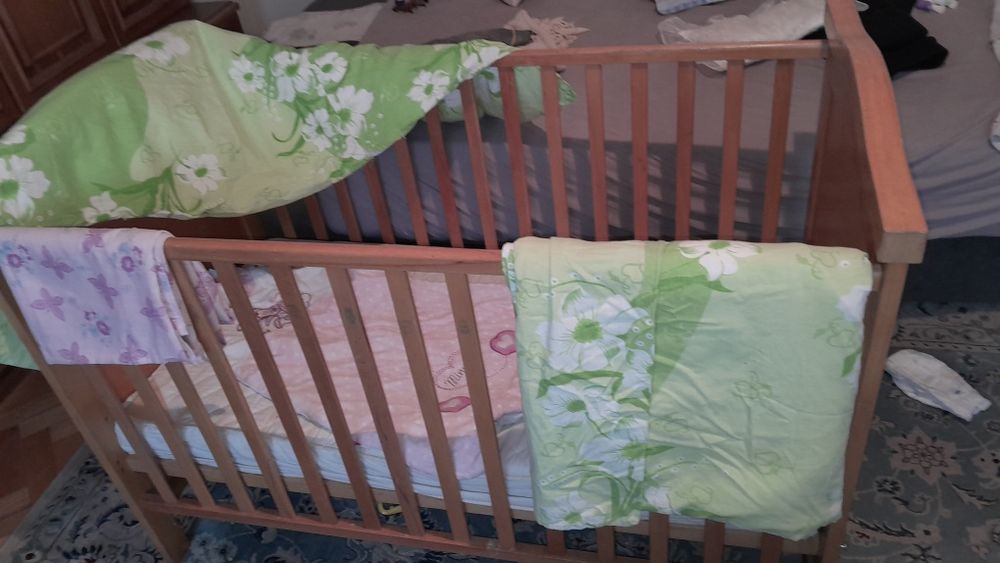 Patut bebe salteluta si sac de dormit