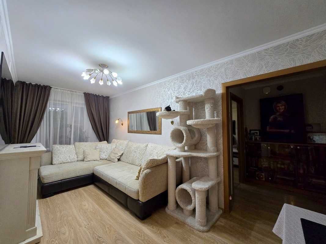 Продам 3-комнатнкю  квартиру в Орбита 2
