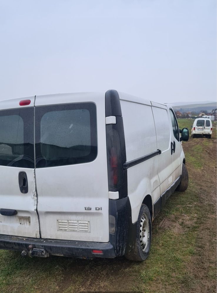 Dezmembrez opel vivaro