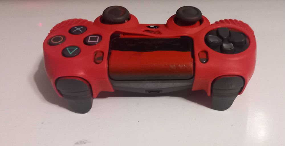 Playstation 4 в перфектно състояние + игри