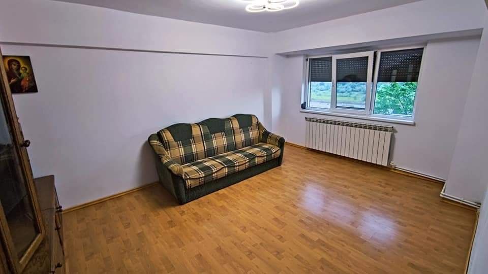 Închiriez apartament cu 2 camere in Râmnicu Sărat zona Piata Dig !