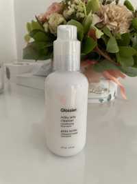 Glossier Milky Gelly cleanser продукт за почистване на лице