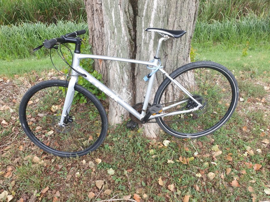 Vând bicicleta Trek