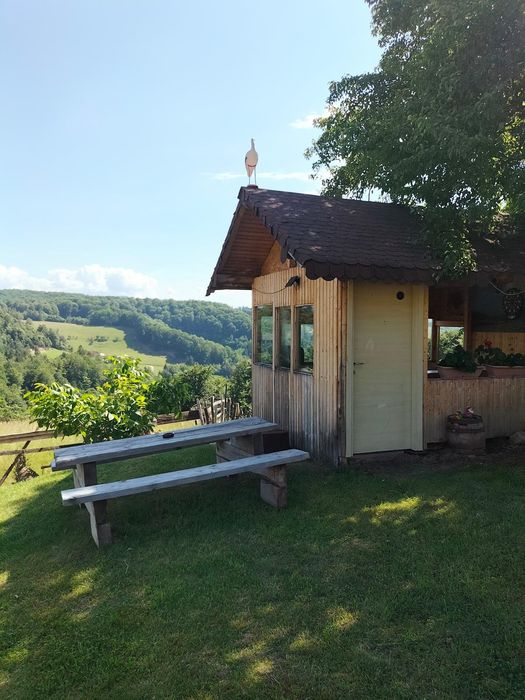 Cabana de închiriere