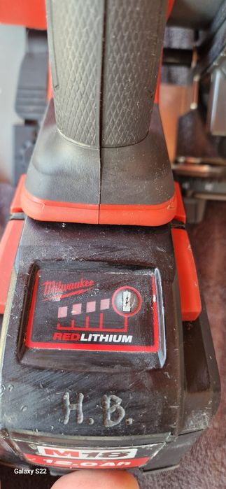 Milwaukee circular pe acumulator