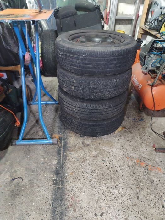 Vand 4 jante otel cu anvelope de vara