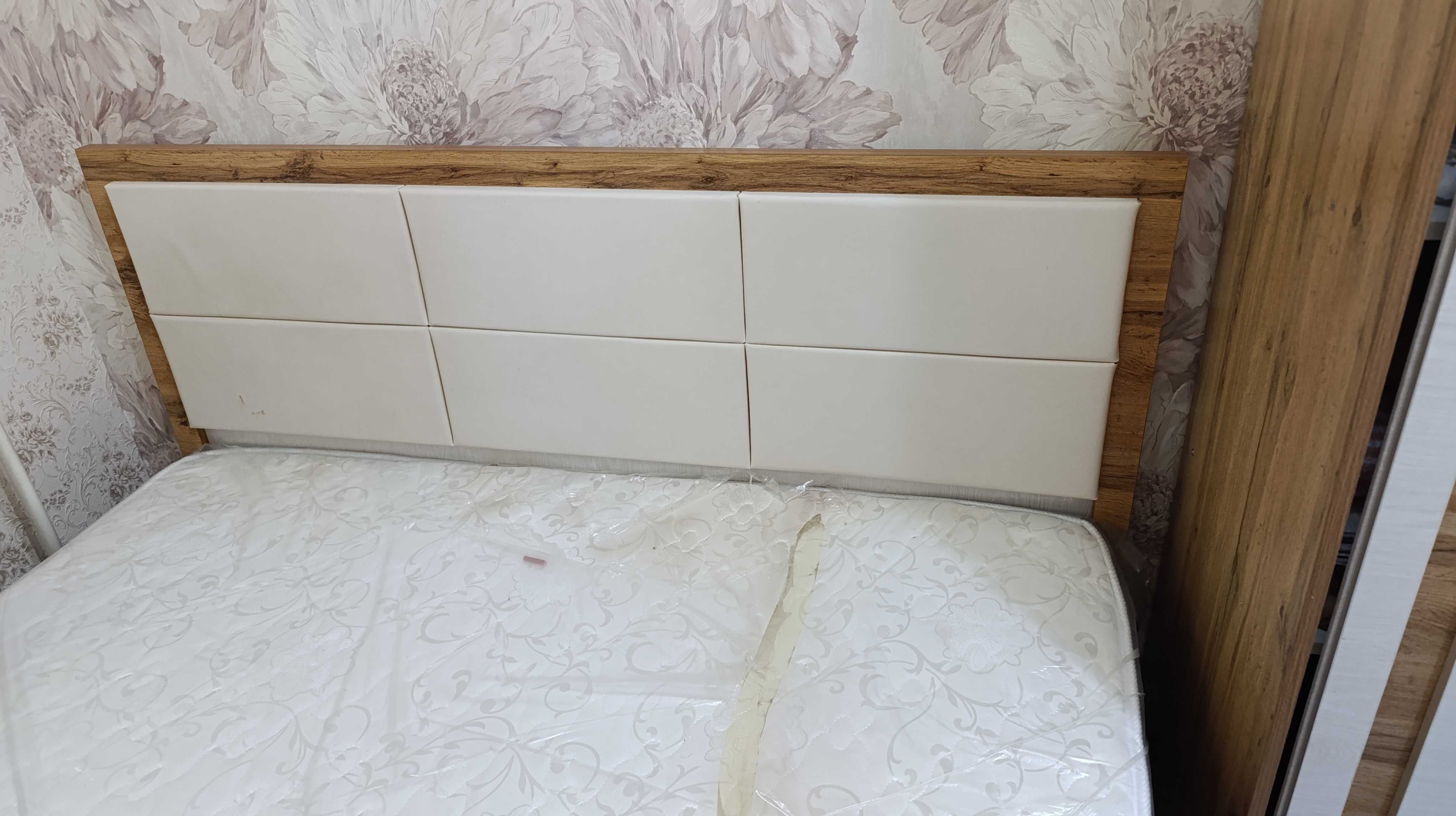 Продам срочно спальный гарнитур