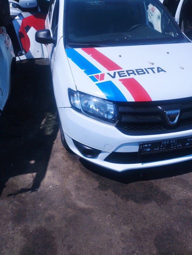 Bara fata capota faruri Dacia Logan 2