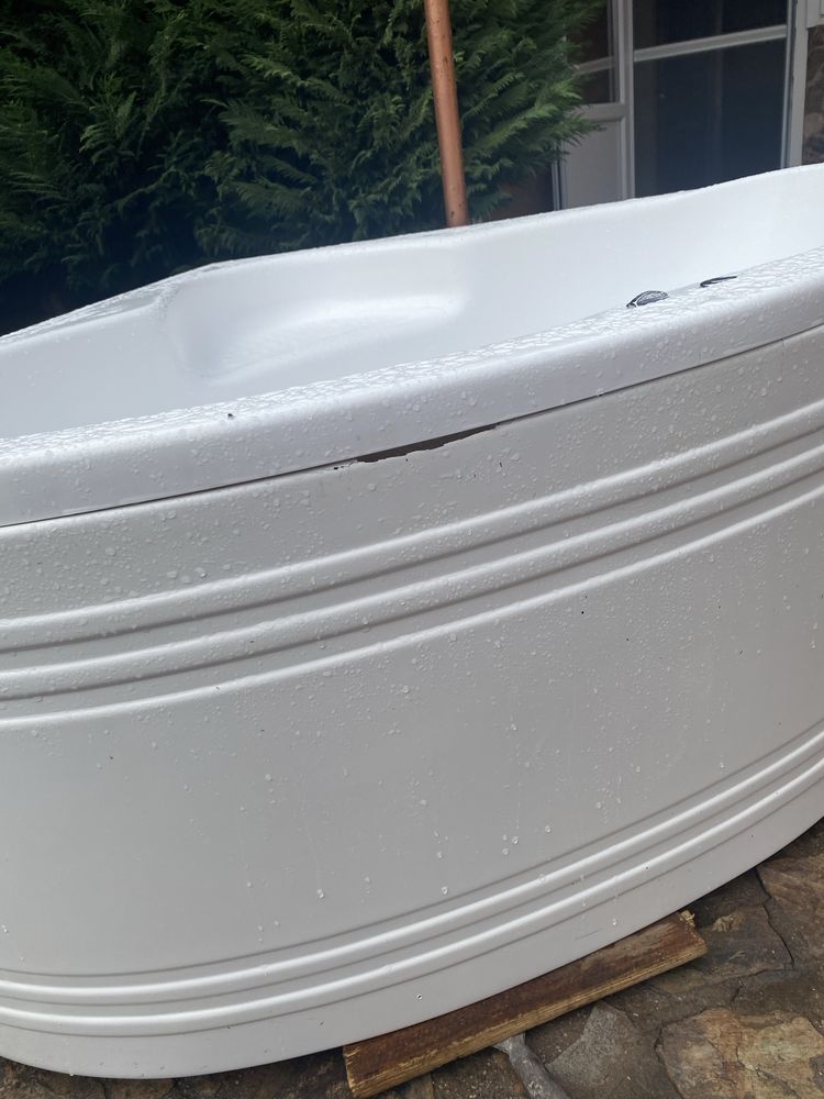 De vanzare cada jacuzzi in stare f buna !
