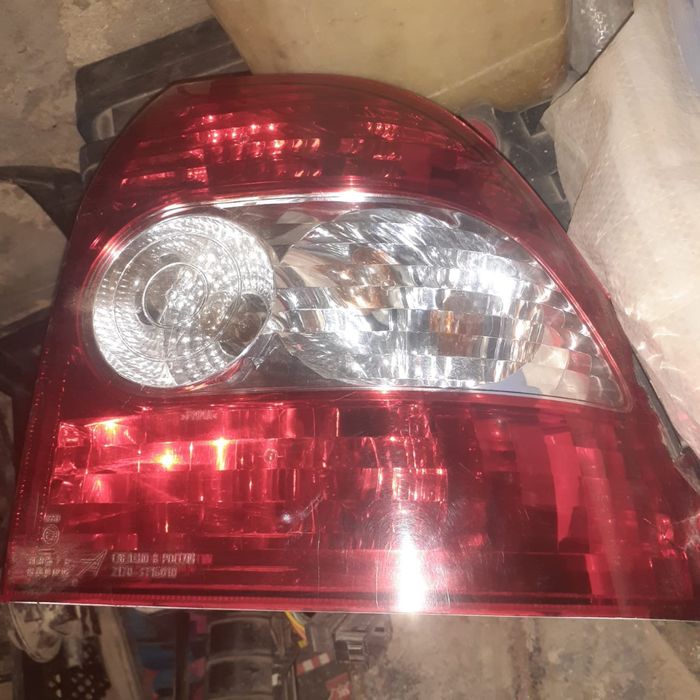 Задный фара  оргинал правый