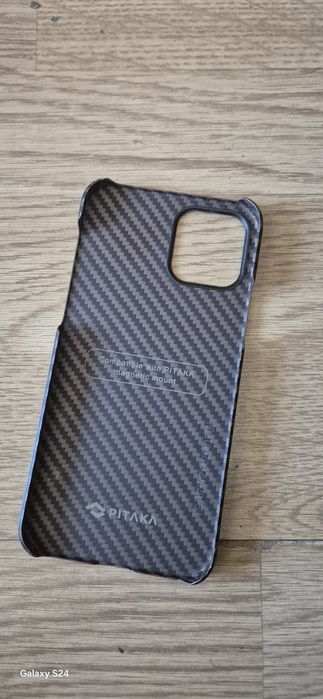 2 Huse carbon iphone 12